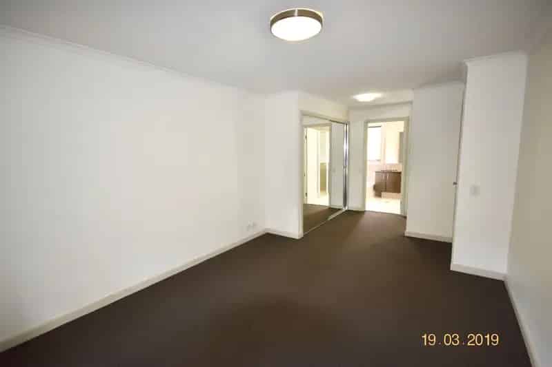 Real Estate For Lease - 8 Beaurepaire Avenue - Newington , NSW