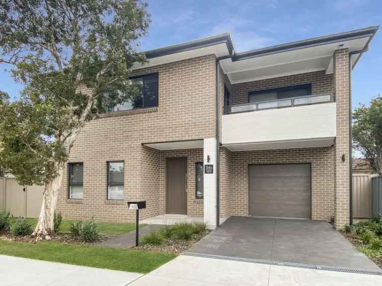 Engadine Family Home For Lease - 5 Bedrooms, Modern Kitchen, Ducted AC