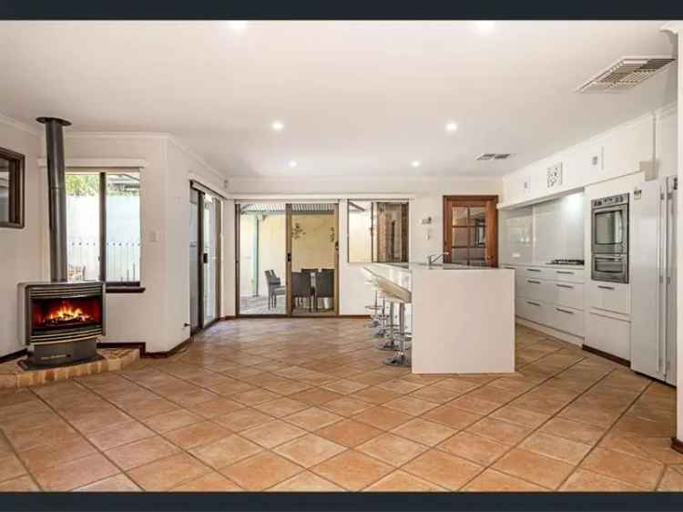 House For Rent in City of Melville, Western Australia