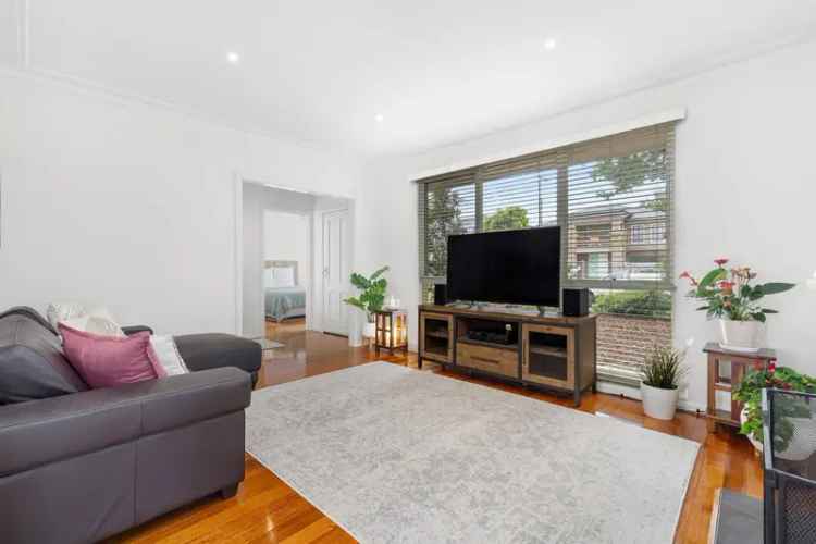 Flawless Family Home in Coveted School Catchments