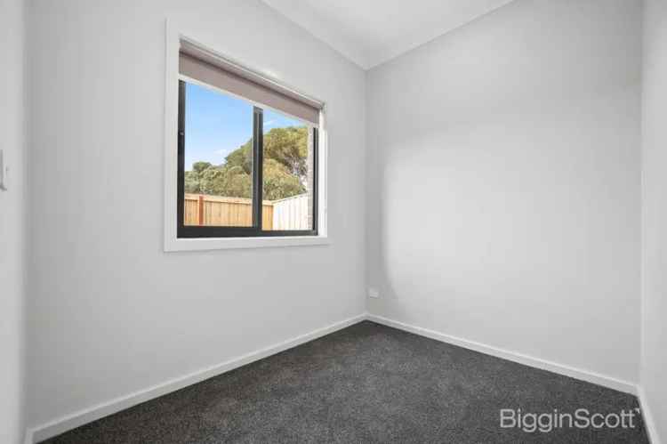 4 Bedroom House 189m² Melbourne Tarneit Place Estate