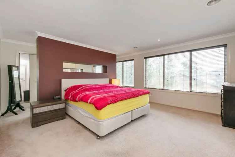 5 Room 377m² House in Melbourne