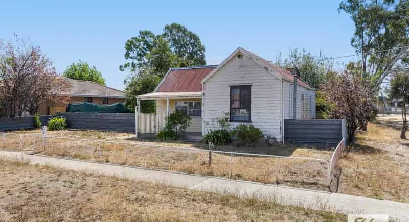 House For Rent , 75, Pyrenees Highway, Ararat, Victoria