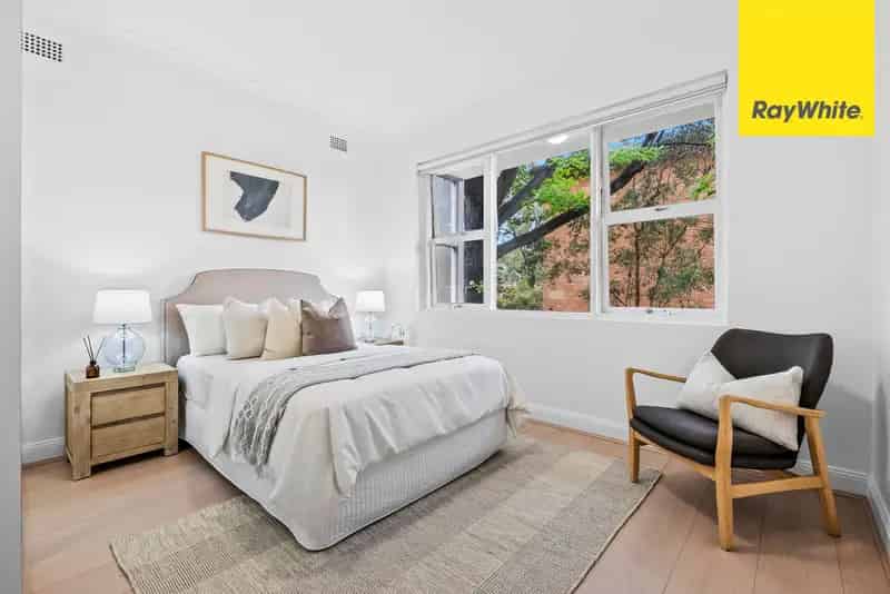 Renovated East-Facing Unit in Central Epping