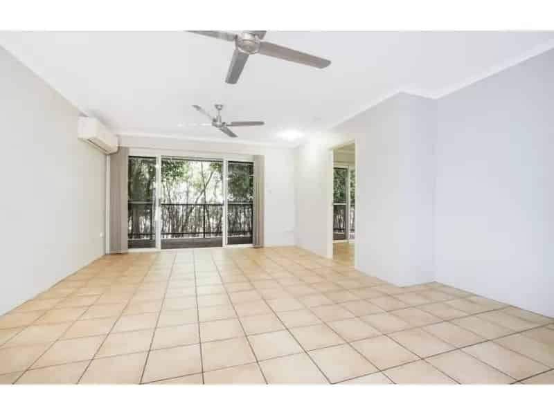Tidy 3 Bedroom Unit With Ensuite Bathroom