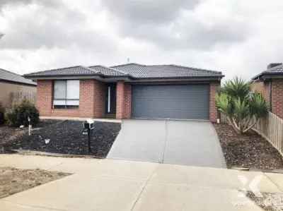 4 Bedroom House in Riverwalk Estate Melbourne