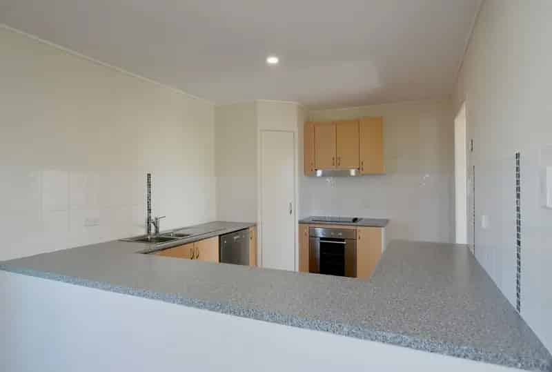 :: Move in Ready Home in Glen Eden