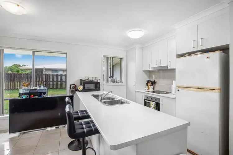 3 Bed 2 Bath House Gracemere QLD - Modern Comfort Family Home