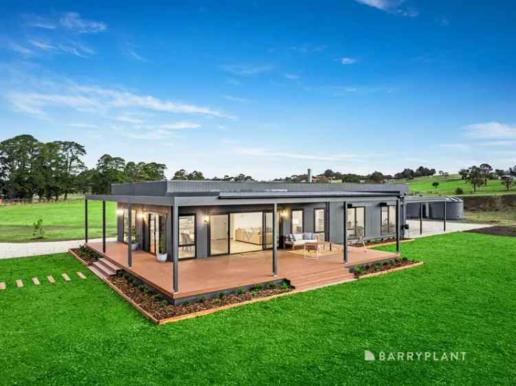 Luxury Country Home on 33 Acres Whittlesea