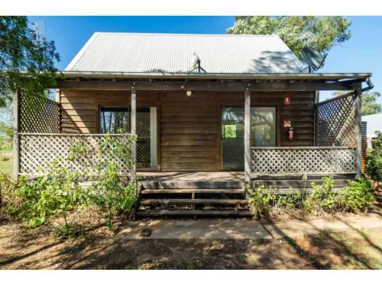 1 Bedroom Cottage Near CBD Modern Interior NBN