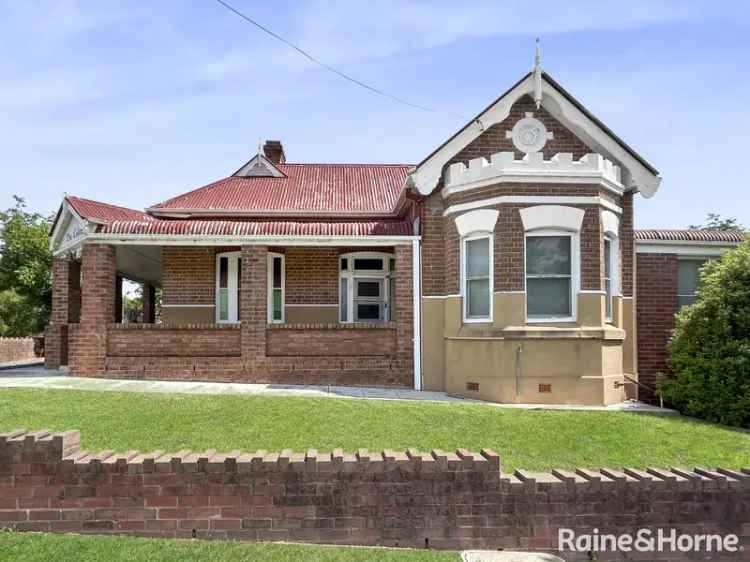 Buy house in Grenfell with country charm and unique features