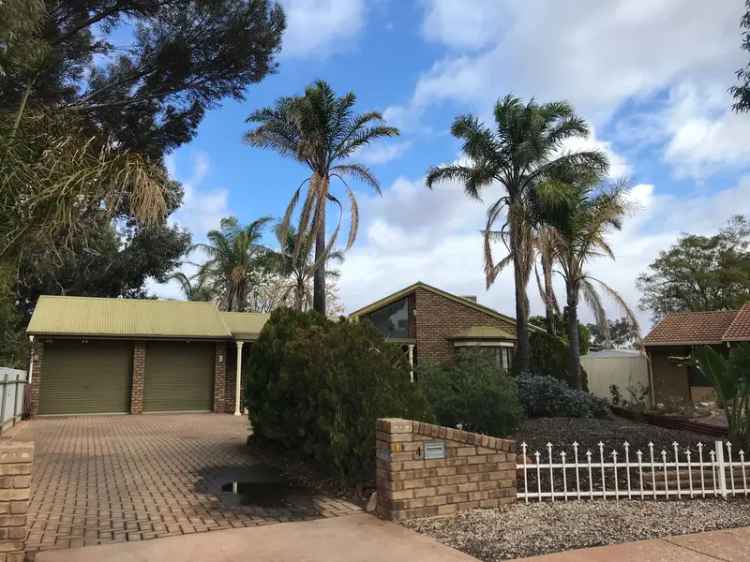 Large Family Home In Quiet  Whyalla Jenkins Location