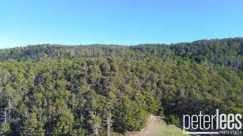 Land for sale with spectacular views in Karoola