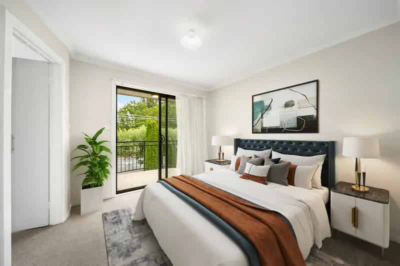 Buy Spacious Townhouse in Queanbeyan East with Modern Features