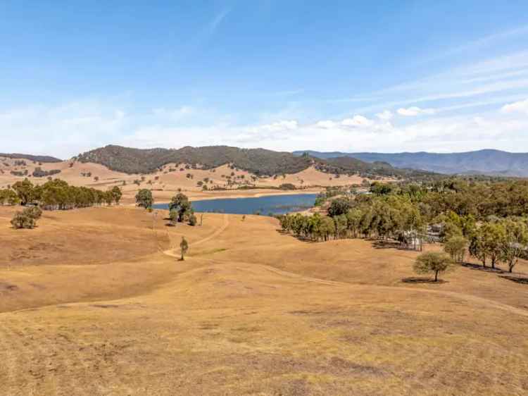 Exclusive Tranquil Lake Frontage