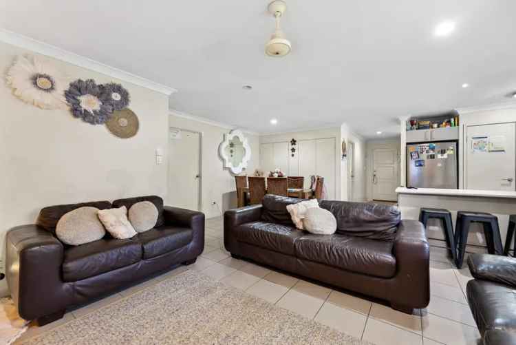 Modern Charm in the Heart of Bellbird Park!