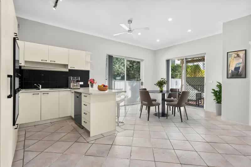 Real Estate For Lease - 22 General Holmes Drive - Brighton-le-sands , NSW