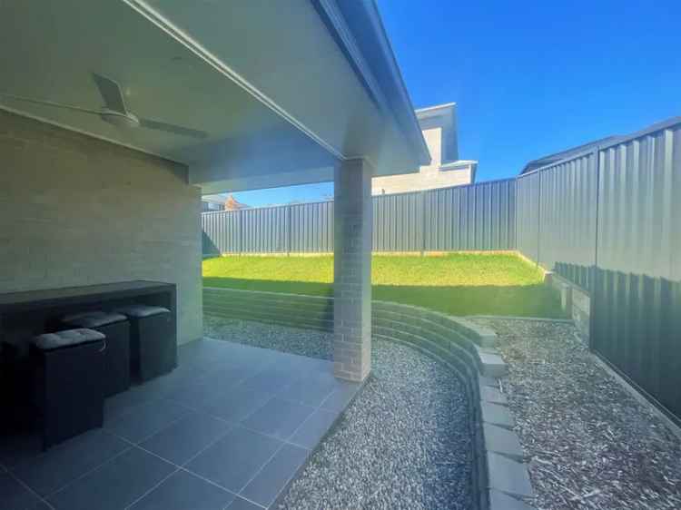 Luxuriously Built Modern Family Home for Sale in Woongarrah