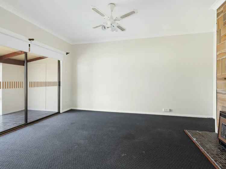 Buy house in Cessnock with 3 bedrooms and modern features