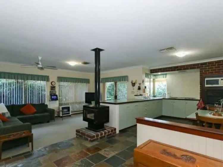 House For Rent in City of Swan, Western Australia