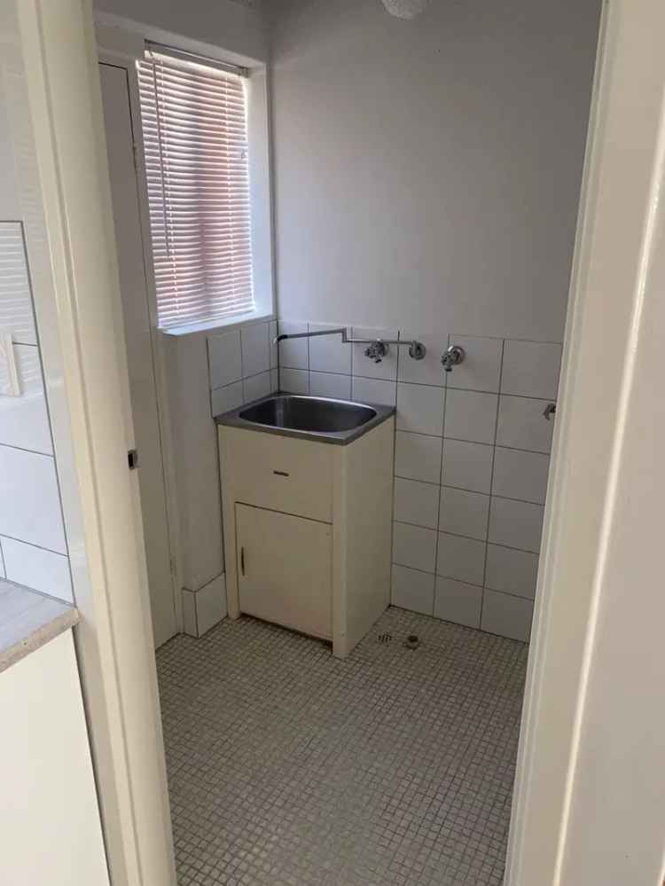 2 Bedroom Unit in Quiet Group