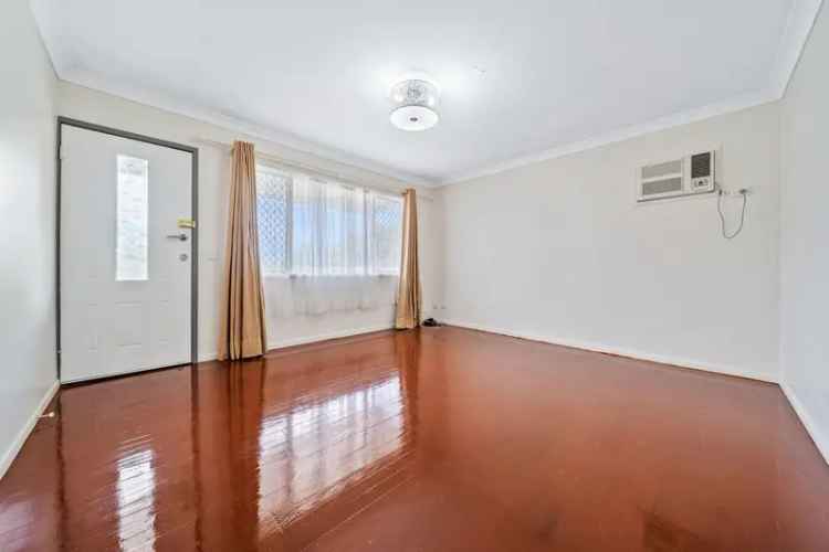 3 BEDROOM FAMILY HOME NESTLED IN CONVENIENT LOCATION