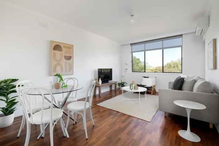 House For Sale in Melbourne, Victoria