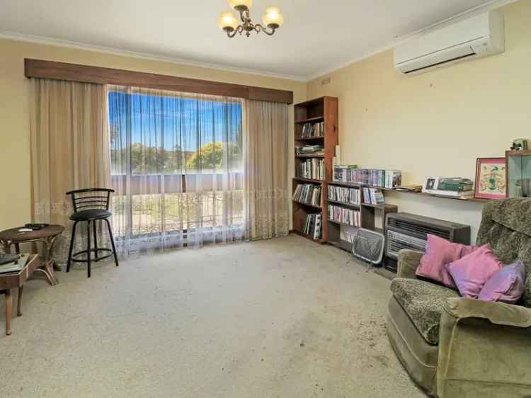 House For Sale in Bairnsdale, Victoria