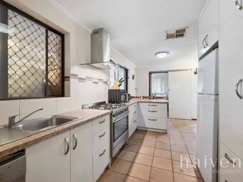 House For Sale , 8, Goudhurst Place, City of Gosnells, Western Australia
