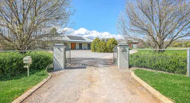 House For Sale in Tamworth, New South Wales