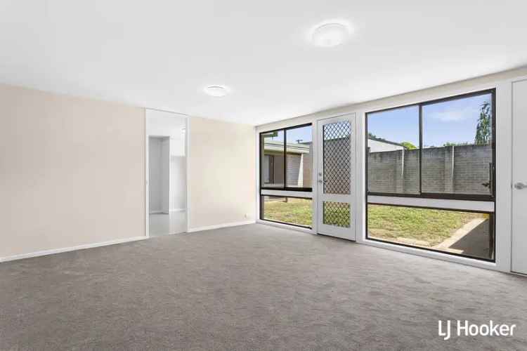 House For Rent in District of Tuggeranong, Australian Capital Territory