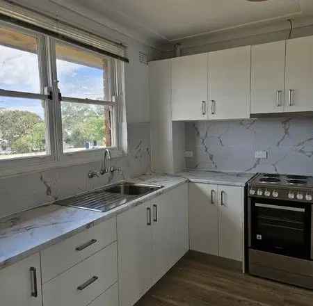 Campbelltown CBD One Bedroom Unit Near Schools and Transport