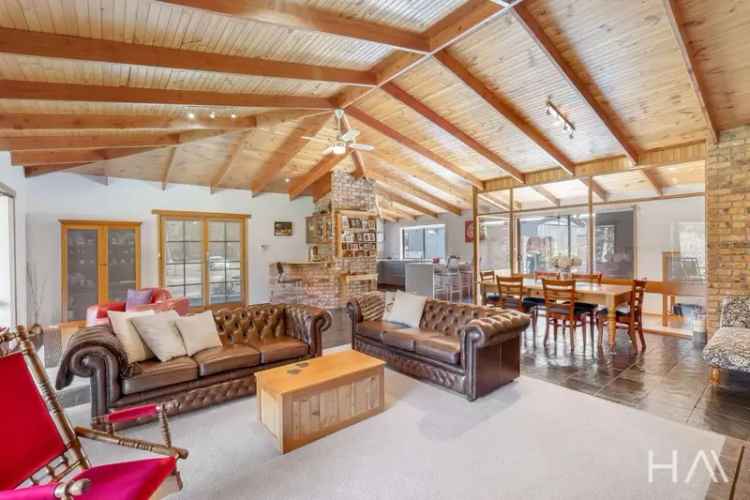 Buy rural property with expansive living area in Tasmania