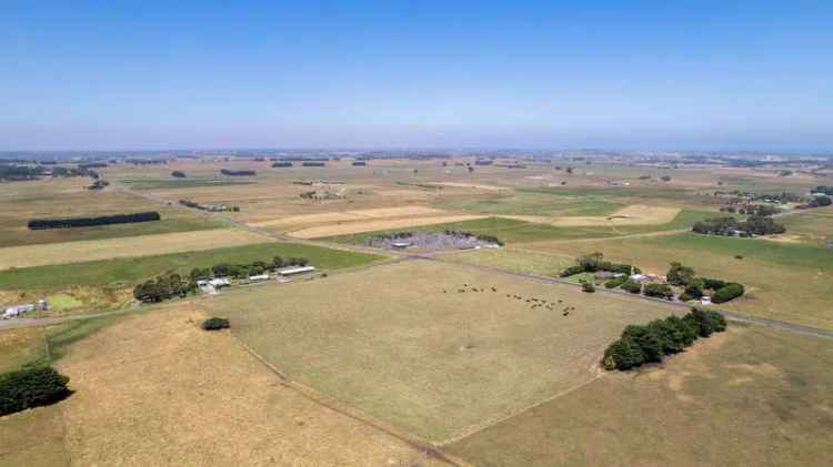 Rural property buy opportunity near Warrnambool with panoramic views