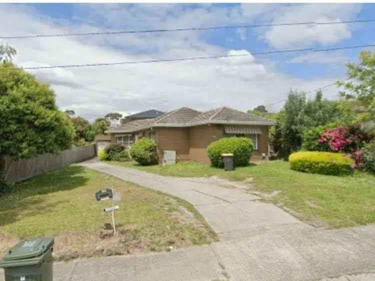 3 Bed Home Glen Waverley Near Shops and Schools