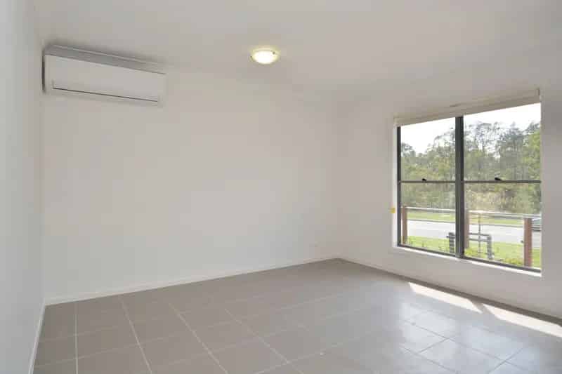 Lease Family Home in North Rothbury with Modern Features