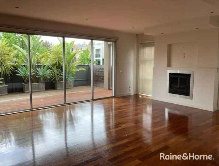 House For Rent in 44, Magazine Way, Melbourne, Victoria