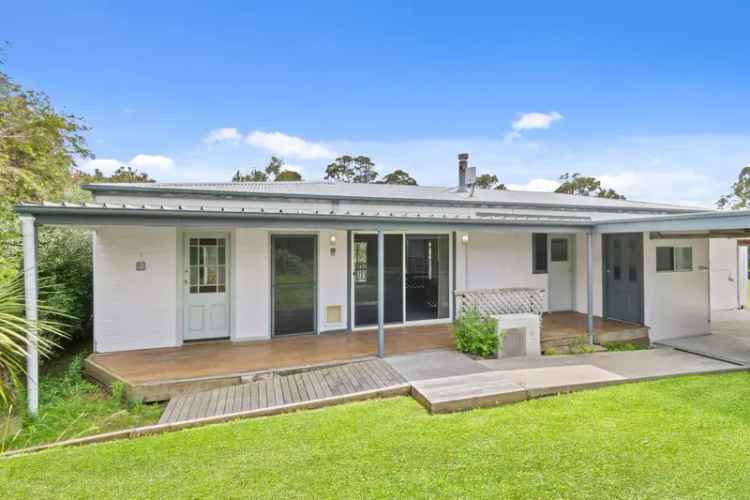 Country Cottage on Large Block Moruya - 3 Bed, 2 Bay Shed