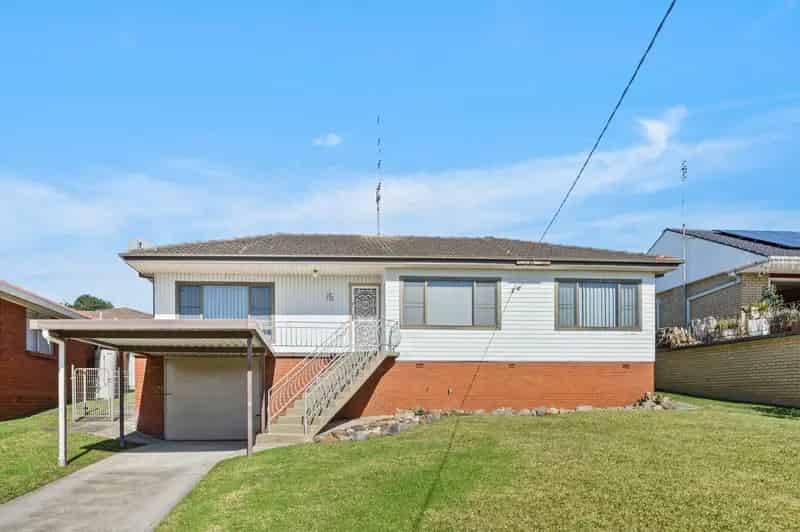Real Estate For Lease - 15 Alandale Avenue - Figtree , NSW