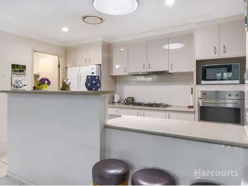 Exclusive Low-Set Brick Home in Elevated Neighbourhood – The Perfect Blend of Comfort and Versatility