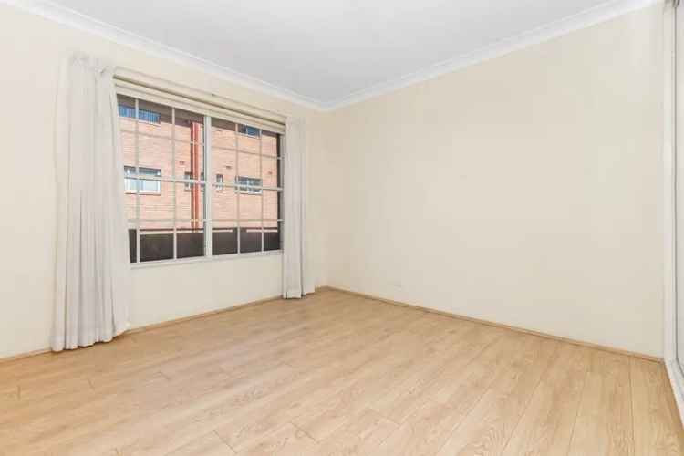 Hornsby Apartment For Lease - Modern Kitchen, Large Bedroom, Balcony