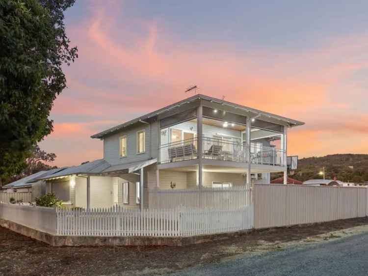 Two Level Family Home with Huge Garage and Alfresco