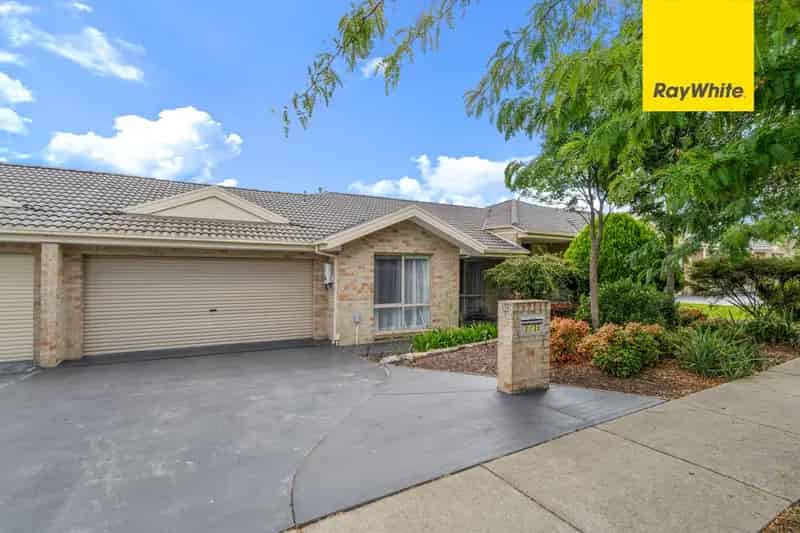 Spacious Banks Townhouse