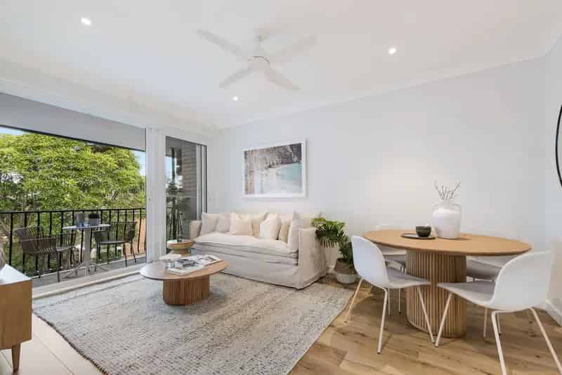 Renovated Apartment With Bespoke Interiors And Private Leafy Outlook