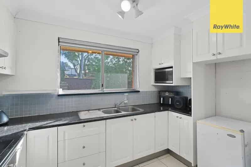 Charming North-Facing Villa - Opportunity Awaits!