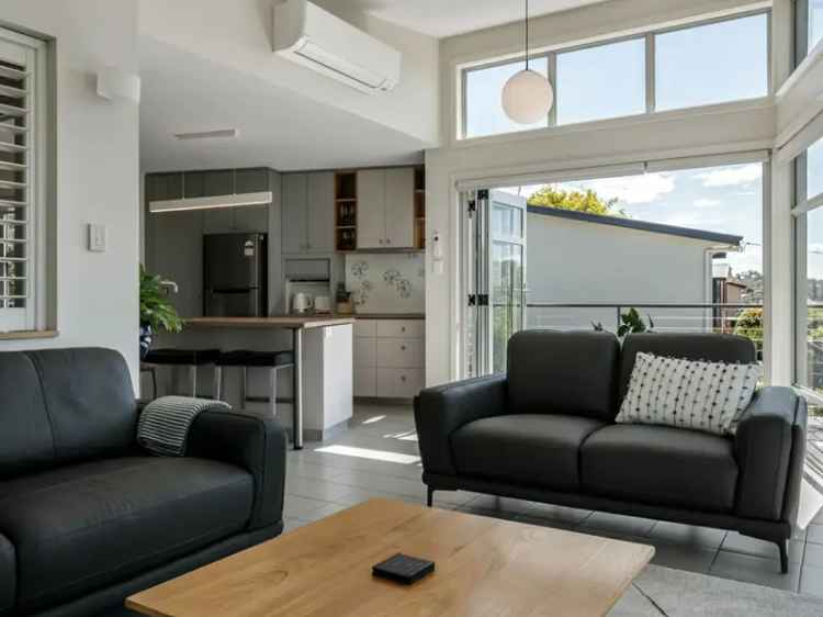 Low Maintenance Unit with Stunning City Views West Launceston