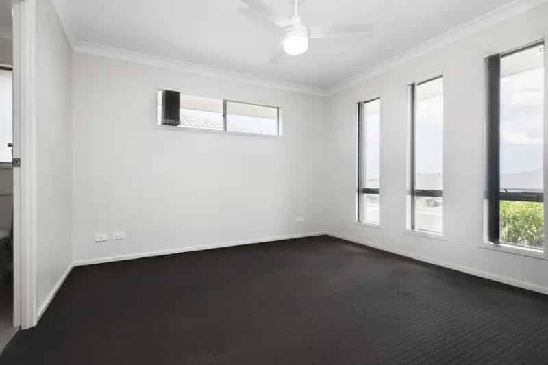 Real Estate For Lease - 8 Evergreen Way - Gillieston Heights , NSW