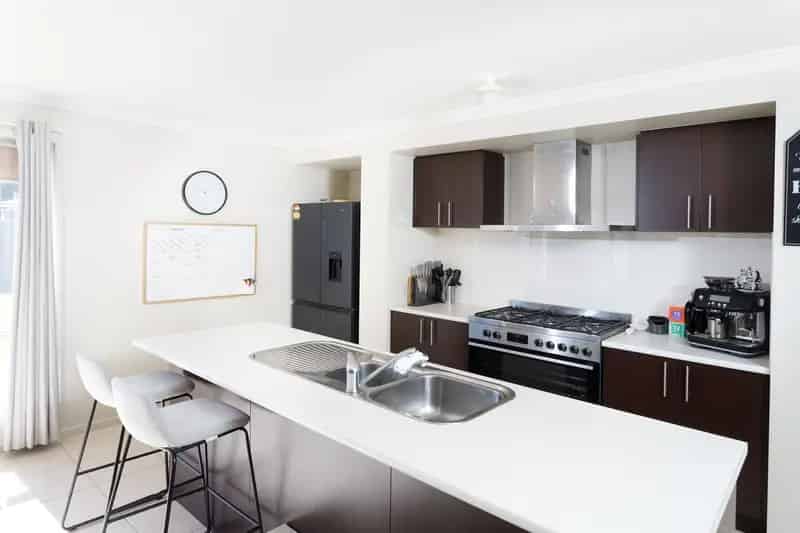 Buy House in Northlinks Estate with Spacious Living Near Golf Course