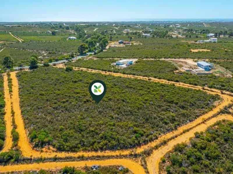 1.35 Hectare Hobby Farm