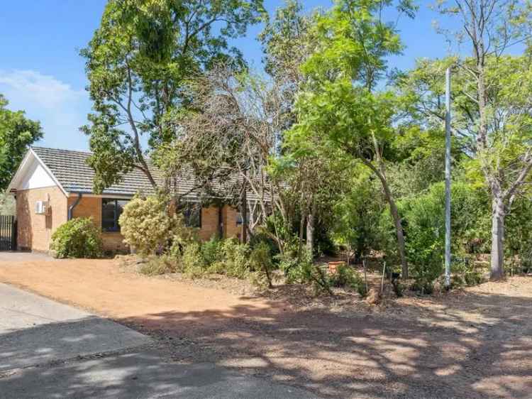 House For Sale in 68, Heath Road, City Of Kalamunda, Western Australia